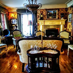 J.a Moisan Bed & Breakfast